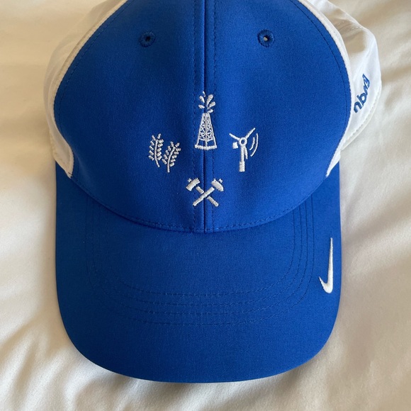 Nike Other - Nike Legacy91 Black and White Cap